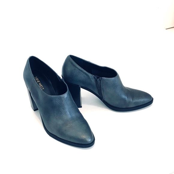 NINE WEST Metallic Pewter Ankle Boots Leather Booties Gray Women’s Size 7.5 - Picture 1 of 16